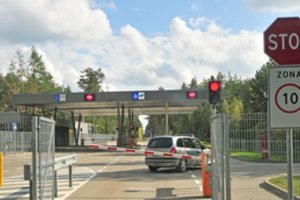 Įspėja važiuosiančius į Lenkiją: beveik mėnesiui bus atnaujinta sienų kontrolė