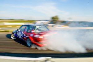 Amžinas ginčas, kas geriau: priekiniai, galiniai ar visi varantys ratai?