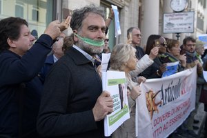 Italijos vicepremjero šakalais pavadinti žurnalistai išėjo protestuoti į gatves