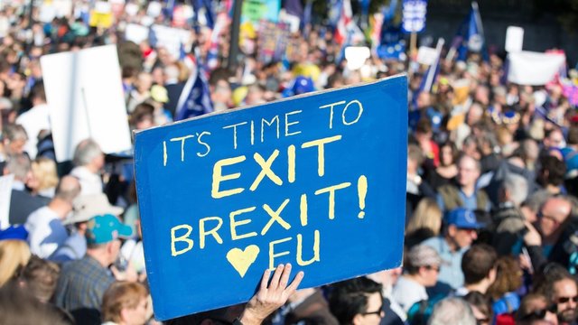 Proveržis „Brexito“ derybose – sutarta dėl išstojimo sąlygų