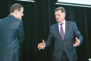 A. Butkevičiaus privirtą košę srebiantis socdemų lyderis pripažino: ruošėsi tam