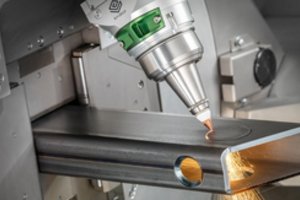Naujausios lazerių technologijos – jau „Fitsout“ baldų gamykloje