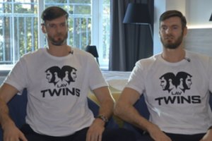 Krepšininkai Lavrinovičiai pasidalino įspūdžiais apie Holivude kuriamą jų serialą