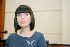 Grasinimų sulaukusi Dovilė Šakalienė savo surengtoje spaudos konferencijoje nepasirodė