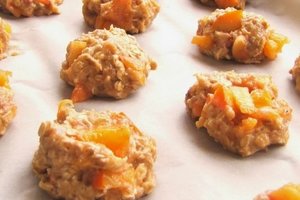 Greitai ir lengvai pagaminami avižiniai sausainiai su persimonais