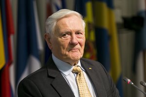 Valdas Adamkus apdovanotas Komunizmo aukų atminimo fondo medaliu