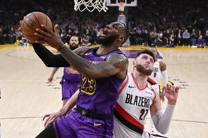 Dominuojantis L. Jameso žaidimas pažymėtas neeiliniu pasiekimu