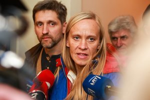 Vaikų paėmimo drama Kaune tęsiasi: prokuroras išsisukinėjo dėl naujų kaltinimų E.Kručinskienei