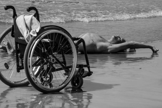 Fotografijų parodoje „Laimingas“ – neįgalaus vaikino iššūkis likimui