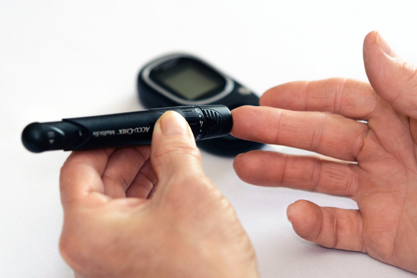 Daugelis sergančiųjų diabetu vis dar leidžiasi insuliną „iš akies“, nesikreipia į specialistus pagalbos ir vėliau sulaukia gyvybei grėsmingų pasekmių.