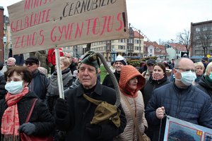 Ilgai kentę smarvę ir dulkes klaipėdiečiai sukilo – nori kvėpuoti grynu oru