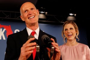 Respublikonas Rickas Scottas triumfavo senatoriaus rinkimuose Floridoje