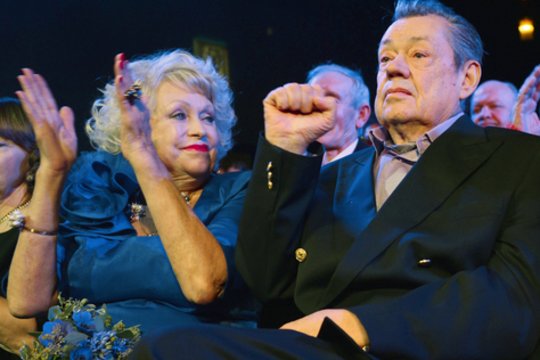 Po Nikolajaus Karačencovo mirties žmona Liudmila ėmė rūpintis jo draugu