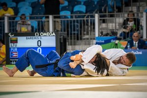 Osvaldas Bareikis žengė pirmuosius žingsnius link