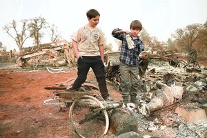 Kalifornijos gaisrai pasiglemžė jau 79 žmones ir milijardus dolerių