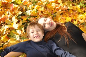 Autistą sūnų auginanti mama: „Prieš porą metų jis nešnekėjo, o šiandien lanko įprastą mokyklą“