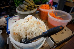 Paaiškino, kodėl dabar reikėtų valgyti daugiau raugintų daržovių