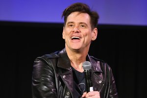 Po mylimosios nužudymo bylos Jimas Carrey prasitarė apie romantiškus pasimatymus