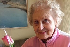 Mirė teatro ir kino aktorė B. Raubaitė, sukūrusi vaidmenį A. Žebriūno „Velnio nuotakoje“