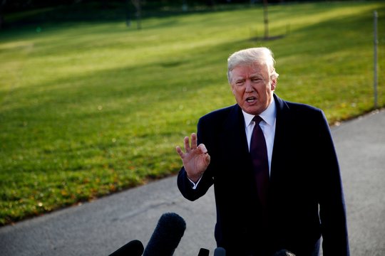 Donaldas Trumpas sako galbūt dalyvausiantis Baltųjų rūmų korespondentų vakarienėje