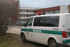 Po dujų atakos Marijampolės mokykloje pas mokinę rastas dujų balionėlis