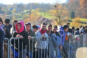 Politikai atsibudo: pasirašiusi JT migracijos sutartį Lietuva pati negalės spręsti dėl pabėgėlių