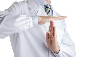 Gestų kalbos vertėjai imasi medikų švietimo iniciatyvos