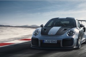 „Porsche 911 GT2 RS MR“ tapo greičiausiu legendiniame Niurburgringe