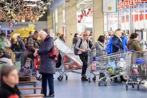 Didžiausią „Maximą“ Lietuvoje uždaro remontuoti – ta proga skelbia išpardavimą