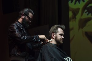 Karščiausios vyriškų šukuosenų ir barzdų tendencijos 2019-aisiais: grįžta klasika