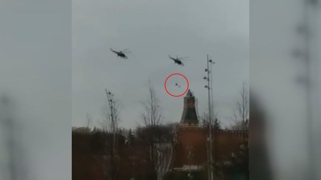 Keisti dalykai Maskvoje – iš Kremliaus kilo sraigtasparniai su įtartinu kroviniu