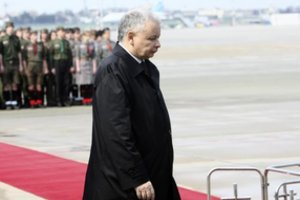 Lechas Walesa ir Jaroslawas Kaczynskis nesutinka susitaikyti šmeižto byloje