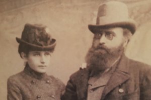 Po žmonos mirties patriarchas bėgo nuo piršlybų