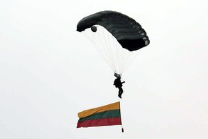 Kariuomenės šimtmečio šventė Kaune: skrido net „Spartan“