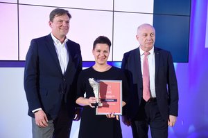 Parodė dar vieną mokytojų stiprybę: pagerbė tuos, kurie aplenkia laiką ir kuria ateitį