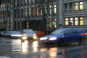 Įspėjo vairuotojus: keliuose laukiama ypač pavojingo reiškinio