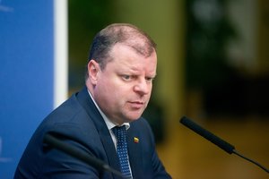 S. Skvernelis ragina Seimo narius padėti sumokėti teismo V. Bakui skirtą baudą