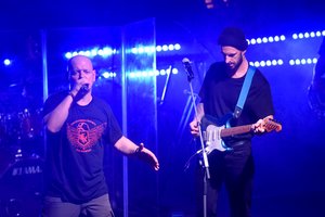 „G & G Sindikatas” metus vainikavo išskirtiniu koncertu: scenoje – ir netikėti svečiai