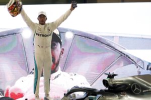 Lewisas Hamiltonas savo penktąjį titulą dar papuošė pergale Abu Dabyje