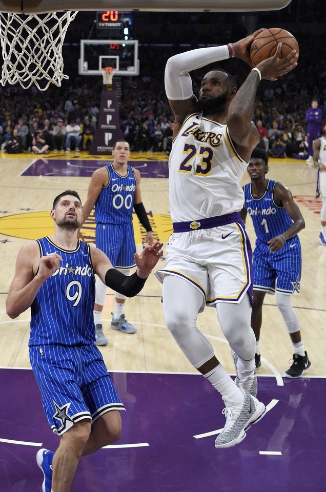  NBA lygoje nutrūko „Lakers“ pergalių serija.<br> AP nuotr.