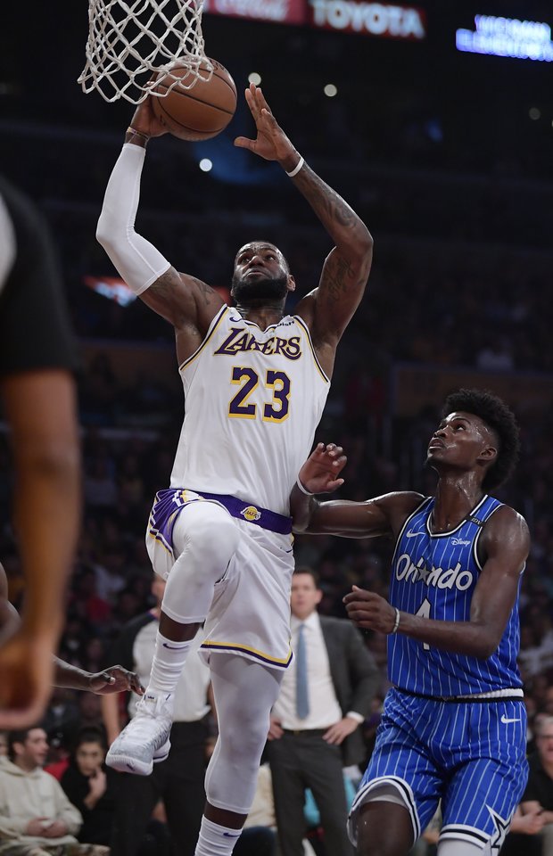  NBA lygoje nutrūko „Lakers“ pergalių serija.<br> AP nuotr.