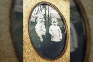 Nuotraukoje – išskirtinės išvaizdos ir neseniai mama tapusi garsi Lietuvos manekenė. Ar atpažįstate?