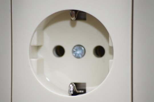 Naujametinę girliandą miegamajame pakabinęs vyras neteko ir sūnaus, ir laisvės