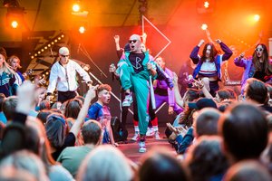 Įvertinkite: Vidas Bareikis pristato žiemos šokių hitą ir naują animacinį klipą