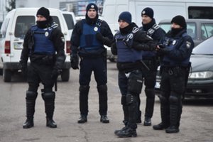 Lenkijoje suimtas korupcija įtariamas buvęs finansų priežiūros agentūros vadovas