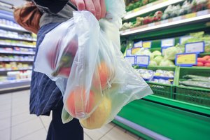 Lietuviai perka vieną galingiausių Švedijos plastiko maišelių gamintoją