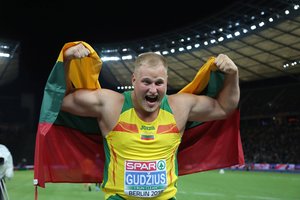 Disko metimo asas Andrius Gudžius nusitaikė į rekordą: „74 metrai – kosminis rezultatas“
