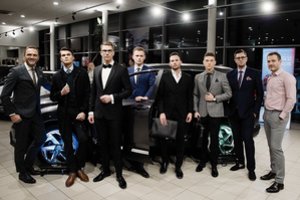 Žinomi vyrai pristatė prabangaus ženklo drabužių kolekciją