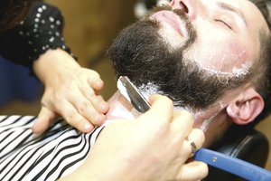 Nuo prekybos – prie barzdų