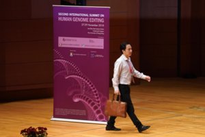 Mokslininkai tikina, kad pasaulis dar nepasirengęs kūdikiams redaguotais genais